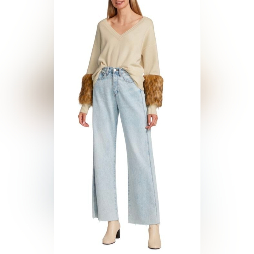 NEW.Naadam women's,70%wool,30% cashmere sweater, ultra-luxury V-neck, beige. - Picture 4 of 7